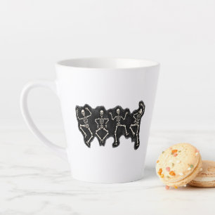 Caneca De Café Latte Dança do Dia de as Bruxas engraçado com o esquelet