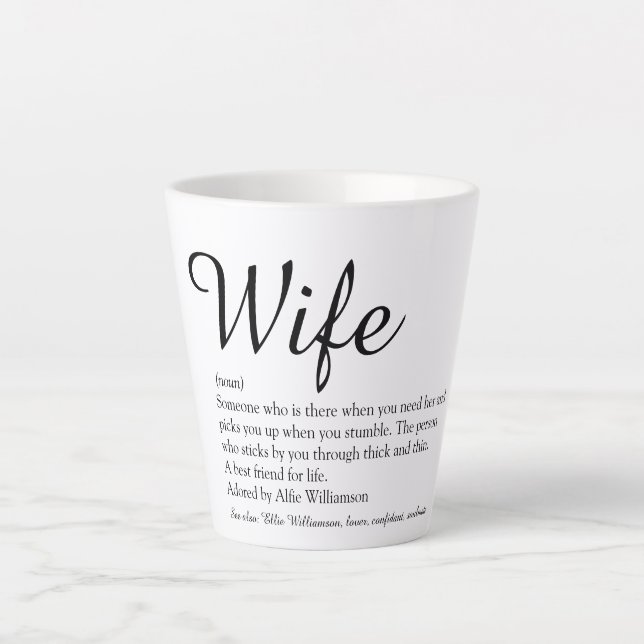 Caneca De Café Latte Definição de Esposa Chic Script Preto e Branco Div (Frente)