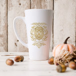 Caneca De Café Latte Dourado Leo Astrology Sinal Zodiac | Monograma<br><div class="desc">Perfeitos para desejar a familiares e amigos os seus votos de amor e alegria. Faux gold foil zodiac na frente com o nome do receptor, o aniversário e os traços de personalidade do zodiac nas costas. Adicione seu texto personalizado a este design usando as caixas "Editar este modelo design" no...</div>