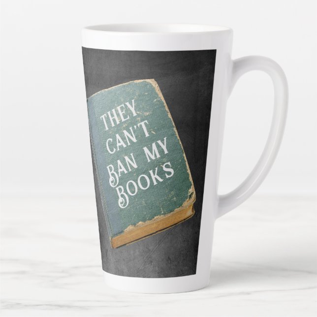 Caneca De Café Latte Eles não podem proibir meus livros (Direita)