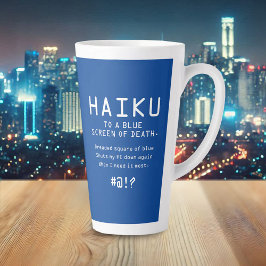 Caneca De Café Latte Engraçado Haiku na tela azul da morte