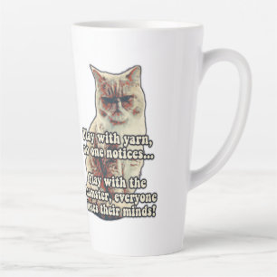 Caneca De Café Latte Engraçado meme de gato zangado para gatinhos e ama
