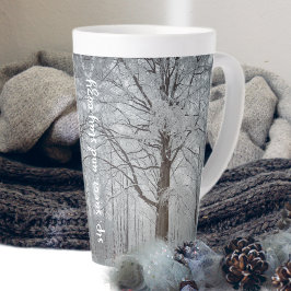 Caneca De Café Latte Feia majestosa na floresta de inverno