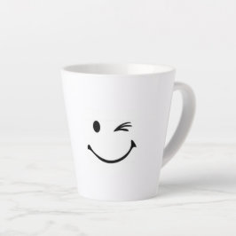 CANECA DE CAFÉ LATTE FELIZ FACE PISCAR OS OLHOS MUG
