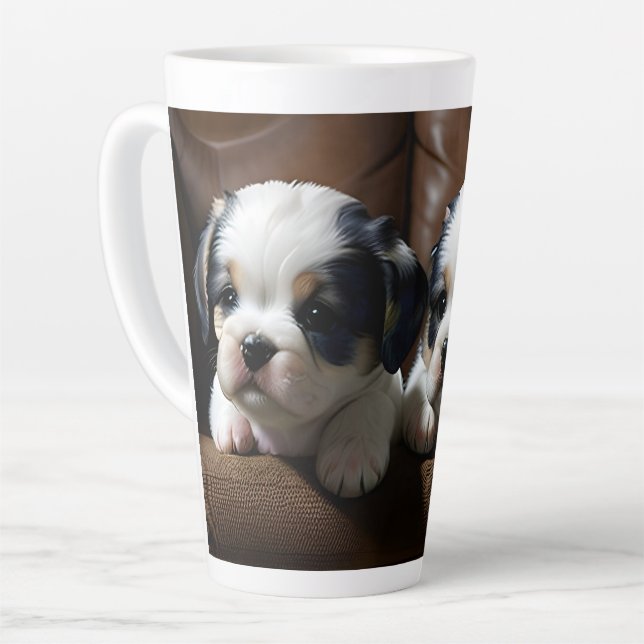 Caneca De Café Latte Filhotes Super Fofos no Sofá 1 (Ângulo esquerdo)