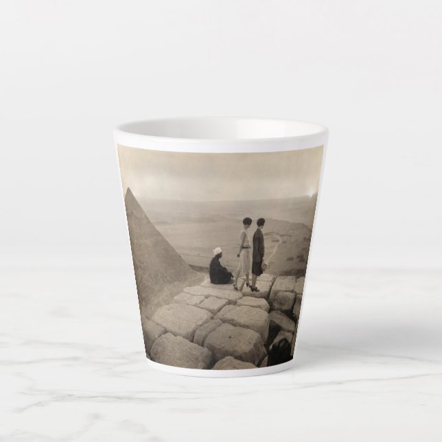 Caneca De Café Latte Flapper Girls Sunrise na Pirâmide Khufu, Egito 192 (Frente)