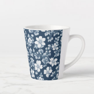 Caneca De Café Latte Flores brancas no azul escuro