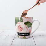 Caneca De Café Latte Flores e Nome de Aquarela Rosa Modernos Pastel<br><div class="desc">Flores e Nome de Aquarela Rosa Modernos Pastel</div>