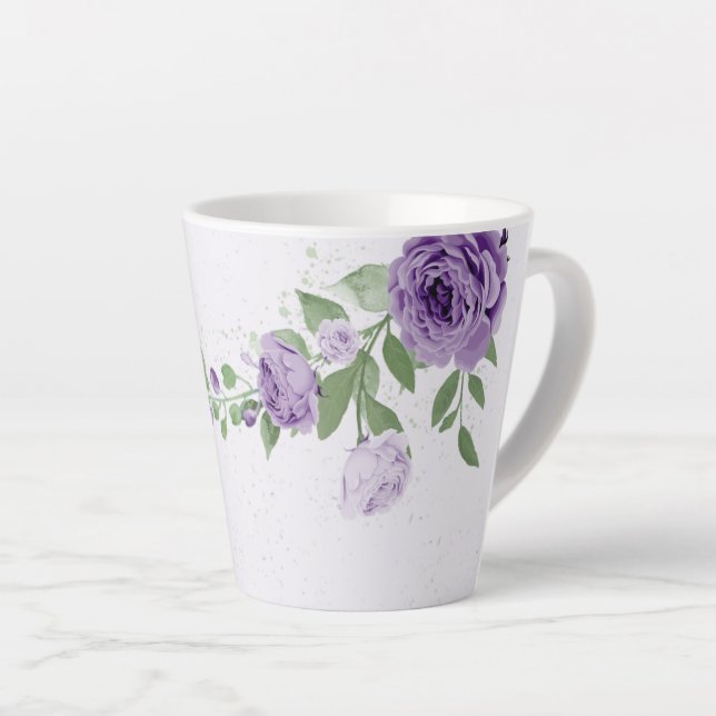 Caneca De Café Latte flores roxas românticas folhagens (Ângulo direito)