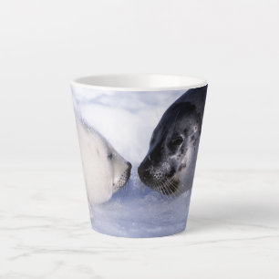 Caneca De Café Latte Foca-aroada mãe com filhote