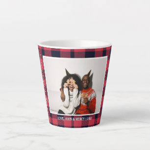 Caneca De Café Latte Foto do Casal de Natal da Xadrez Vermelha Elegante