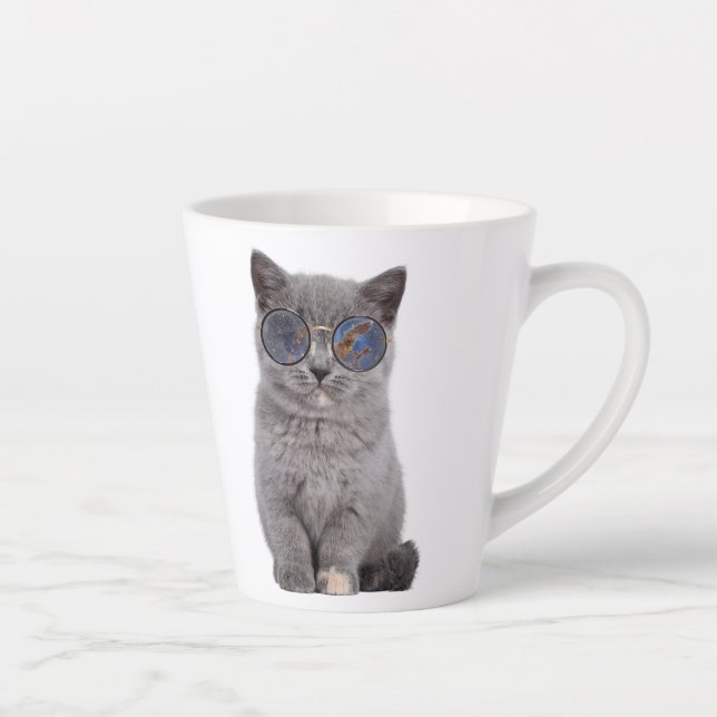 Caneca De Café Latte Galáctica Gaze o Gatinho Stellar em Óculos Solares (Direita)