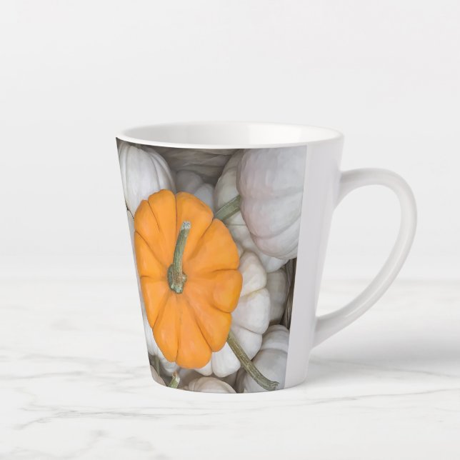 Caneca De Café Latte Ghost Pumpkins com uma laranja esgueirada (Direita)