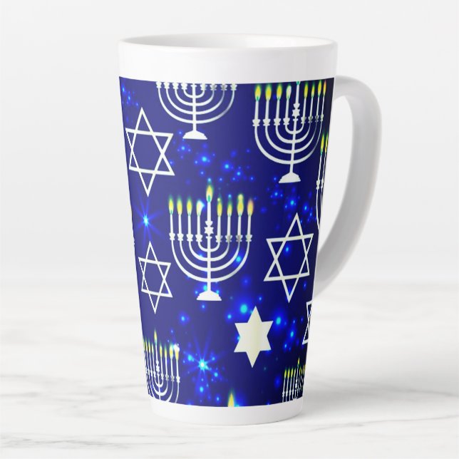 Caneca De Café Latte Hanukkah Menorah Azul e Branco (Ângulo direito)
