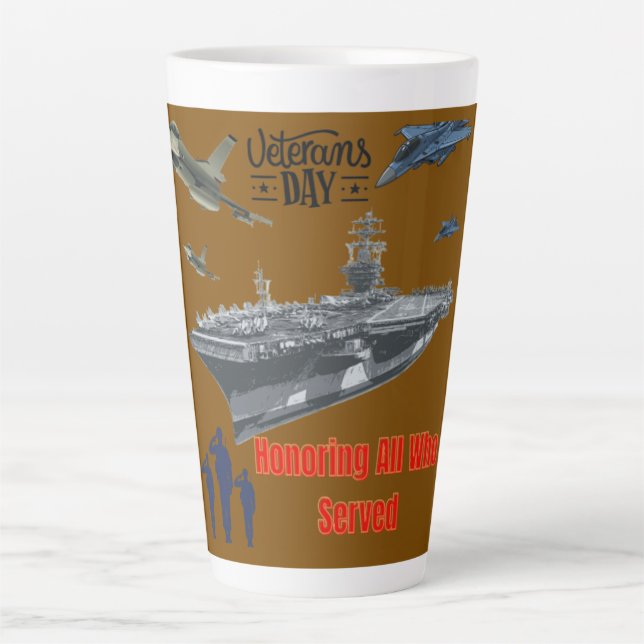 Caneca De Café Latte Homenageando o poderoso militar marrom (Frente)