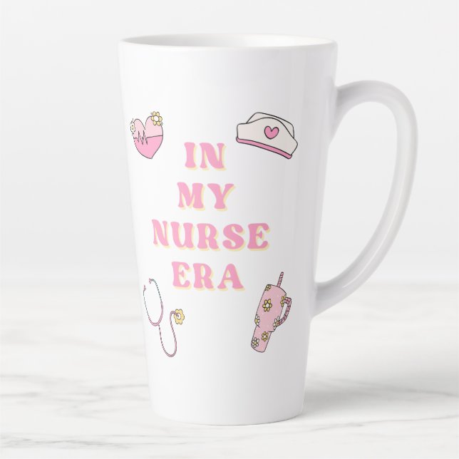Caneca De Café Latte In My Nurse Era Pink Cute Retro Coffee Latte Mug (Direita)
