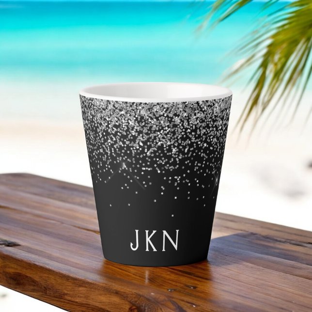 Caneca De Café Latte Inicial do Nome Glitter Preto Prata Monograma Garo (Criador carregado)