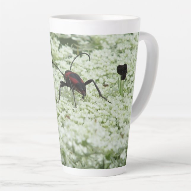 Caneca De Café Latte Insetos em Elderflower (Ângulo direito)