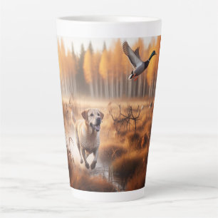 Caneca De Café Latte Labrador/cão na caça ao pato no outono