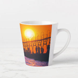 Caneca De Café Latte Lâmpada do MI de Haven no pôr do sol Caneca Latte