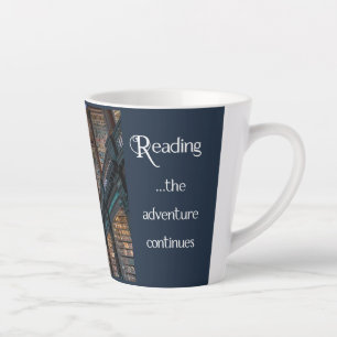 Caneca De Café Latte Lendo, a aventura continua