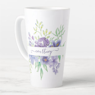Caneca De Café Latte Lilac floral personalizada em aquarela 