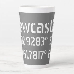 Caneca De Café Latte Longitude do Latitude NSW de Newcastle