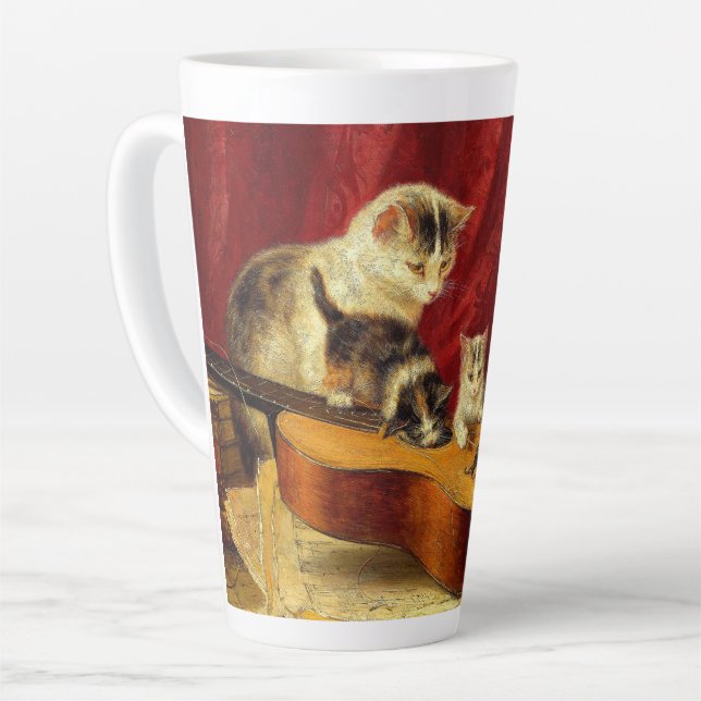 Caneca De Café Latte Mãe Gato e Gatinhos Brincando com Violão (Ângulo esquerdo)