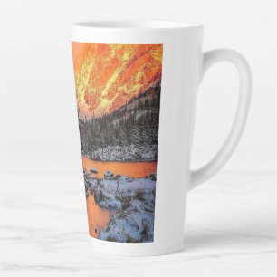 Caneca De Café Latte Majestosa Paisagem de Inverno do Pôr do Sol na Mon