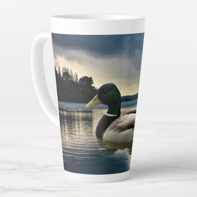 Caneca De Café Latte Mallard Duck No Lago (Ângulo esquerdo)