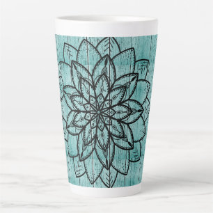 Caneca De Café Latte Mandala sobre madeira azul envelhecida