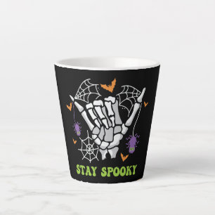 Caneca De Café Latte Mantenha a mão mimada do esqueleto de Halloween