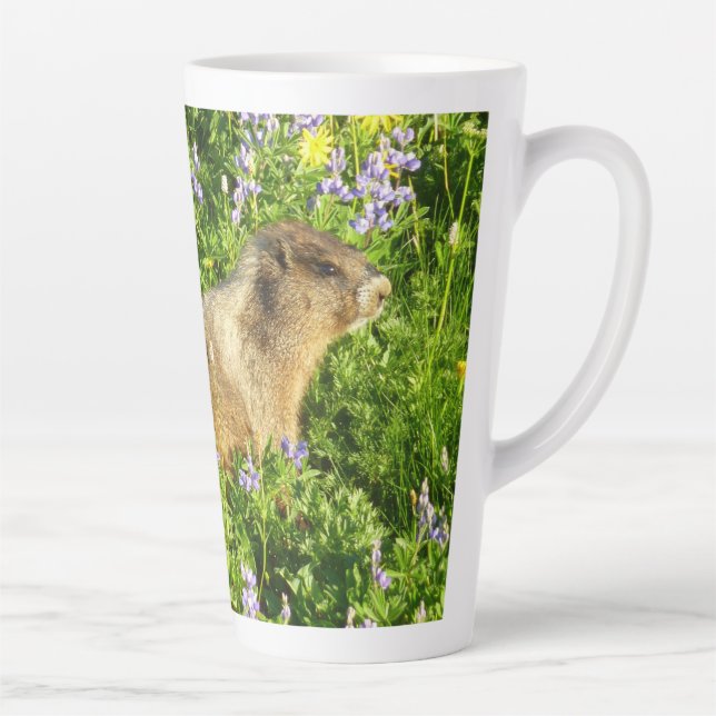 Caneca De Café Latte Marmota em Flores Silvestres do Monte Rainier (Direita)