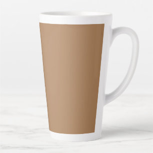 Caneca De Café Latte Melhore seu Design com um fundo castanho