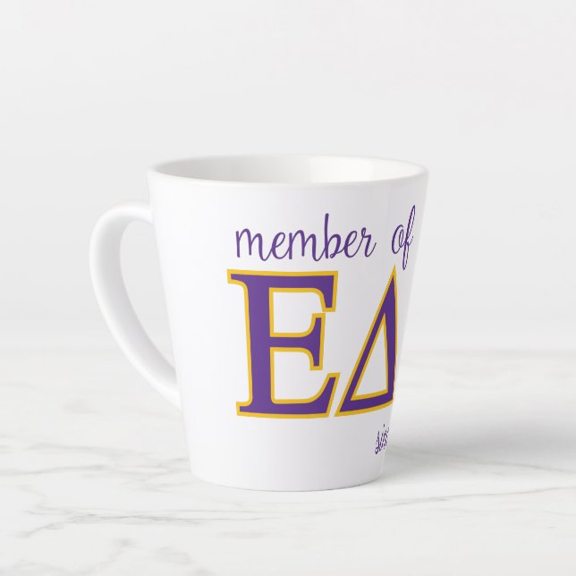 Caneca De Café Latte Membro da EpDeltDelt desde 2022 (Ângulo esquerdo)