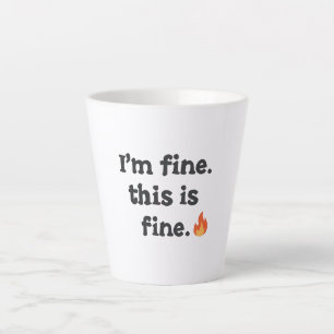 Caneca De Café Latte Meme Sarcástico "Isto está Bem" com Emoji de Fogo