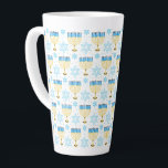 Caneca De Café Latte Menorah<br><div class="desc">Menorah Latte Mug Se você gosta de café de bebendo um latte,  não só um pouco,  então esta caneca é para você! Na moda e pronto para suas personalizações,  ele se tornará facilmente uma parte essencial do seu dia.</div>