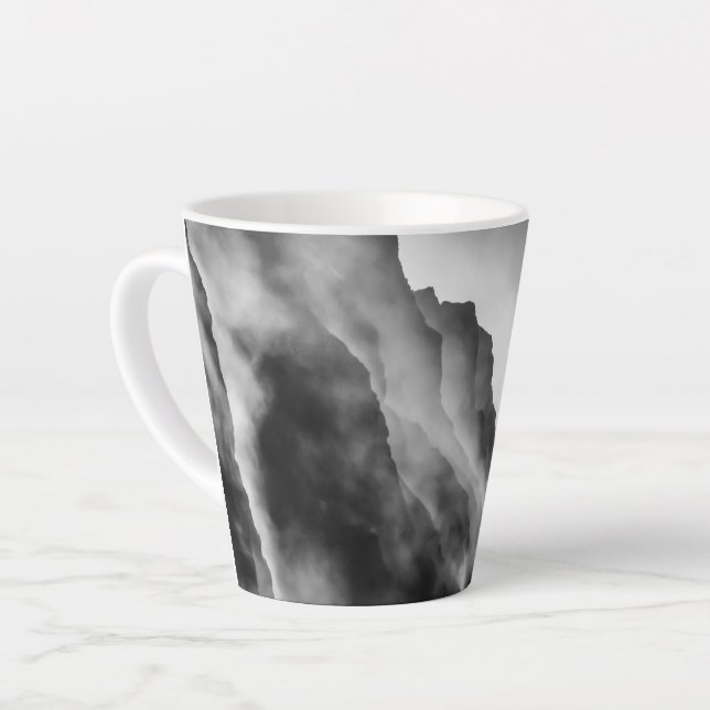 Caneca De Café Latte Mist nas rochas (Ângulo esquerdo)