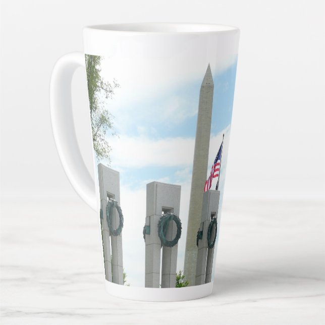 Caneca De Café Latte Monumento a Washington e Memorial da II Guerra Mun (Ângulo esquerdo)