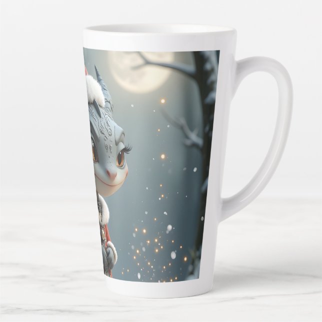 Caneca De Café Latte Moonlit Cookie Bandit – The Grey Christmas Dragon. (Direita)