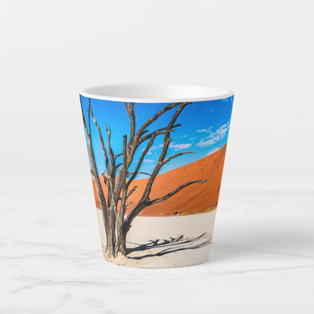 Caneca De Café Latte Morto em Deadvlei, Namíbia (Frente)