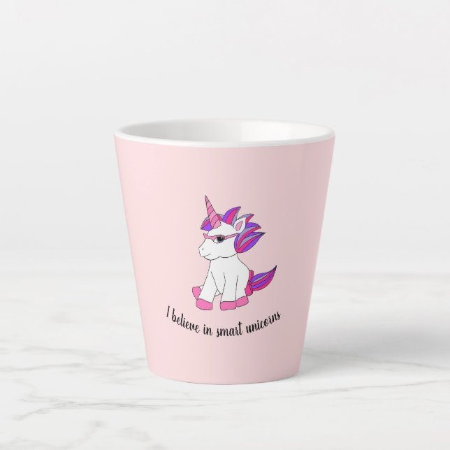 Caneca De Café Latte Mug com um unicórnio fofo com óculos (Frente)