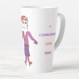 Caneca De Café Latte "Murphy" - Um Curmudgeon Vive Aqui Latte Mug