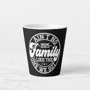 Caneca De Café Latte Não há família como Festa de aniversário divertida
