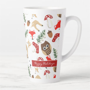 Caneca De Café Latte No Padrão de Feriados de Natal na Floresta
