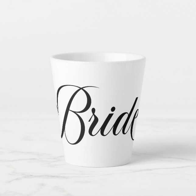Caneca De Café Latte Noiva com Letra Elegante Preta (Frente)
