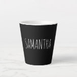 Caneca De Café Latte Nome da Tipografia Moderna Branco em Preto<br><div class="desc">Uma caneca de estilo escrita à mão moderna com uma inscrição branca na caneca preta. Na moda moderna caneca latta personalizada. Adicione seu próprio nome ou iniciais. Escolha dentre nossas várias letras se você preferir um tipo de estilo diferente.</div>