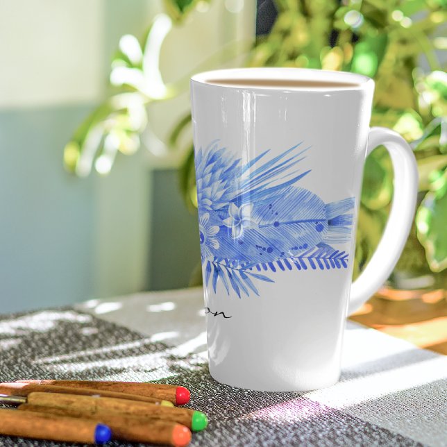Caneca De Café Latte Nome, Flores Tropicais Azuis Cobalt e Folhas (Criador carregado)