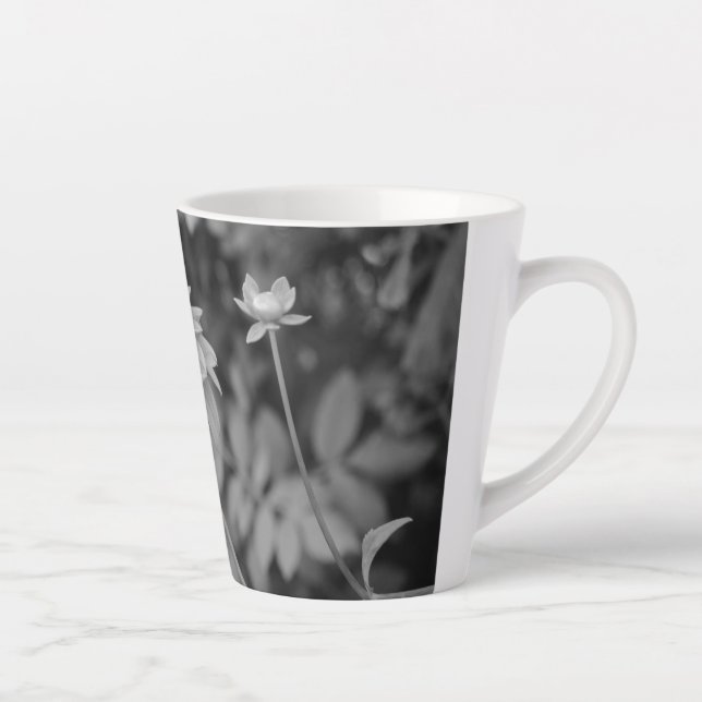 Caneca De Café Latte Nomes de Deus Floral Mug (Direita)