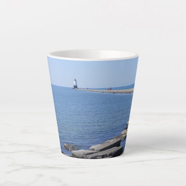 Caneca De Café Latte North Pierhead Lighthouse, Ludington, MI (Frente)